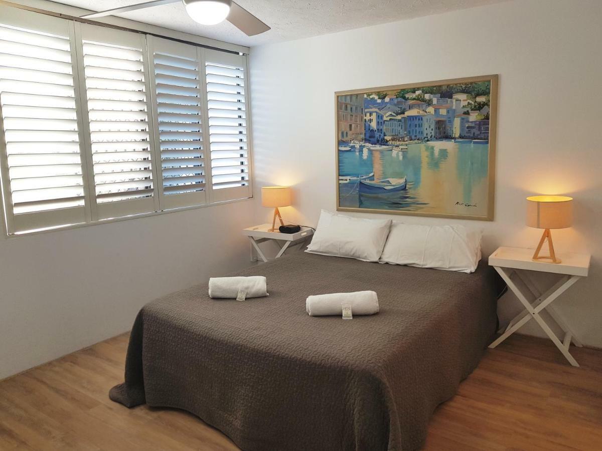 Casablanca Beachfront Apartments Калундра Екстериор снимка
