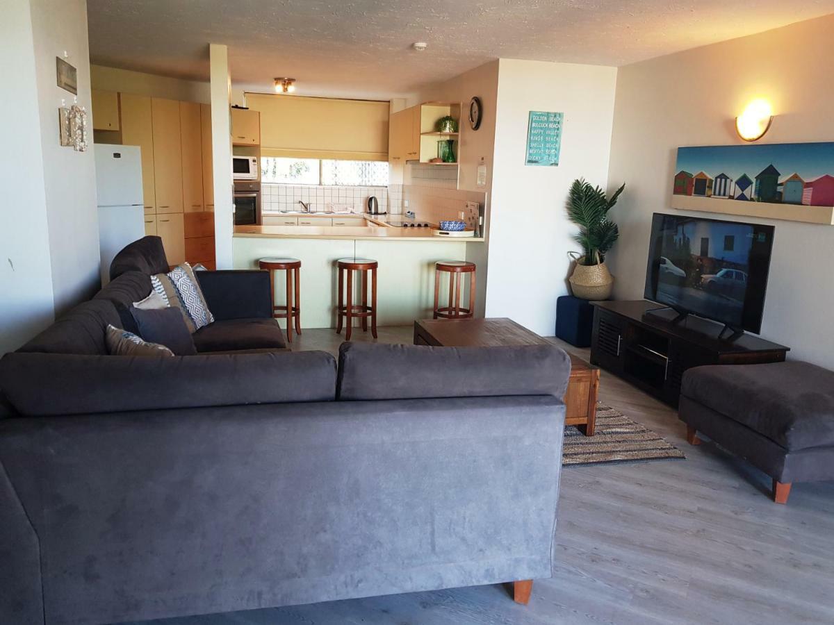 Casablanca Beachfront Apartments Калундра Екстериор снимка